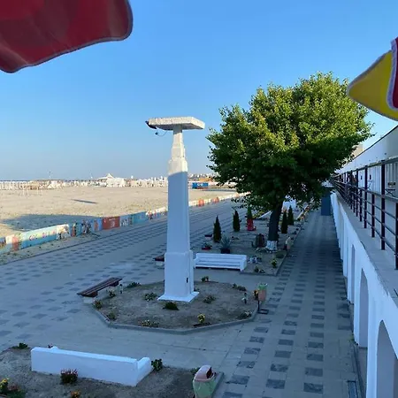 Hostel Cazino Sud *